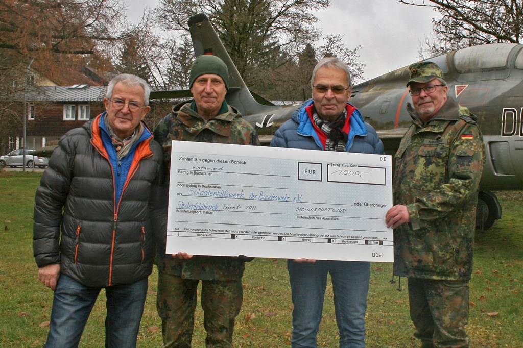 von links nach rechts:
Herr Merl, Oberstleutnant Mellentin, Herr Heina, Oberstabsfeldwebel Hanrieder
