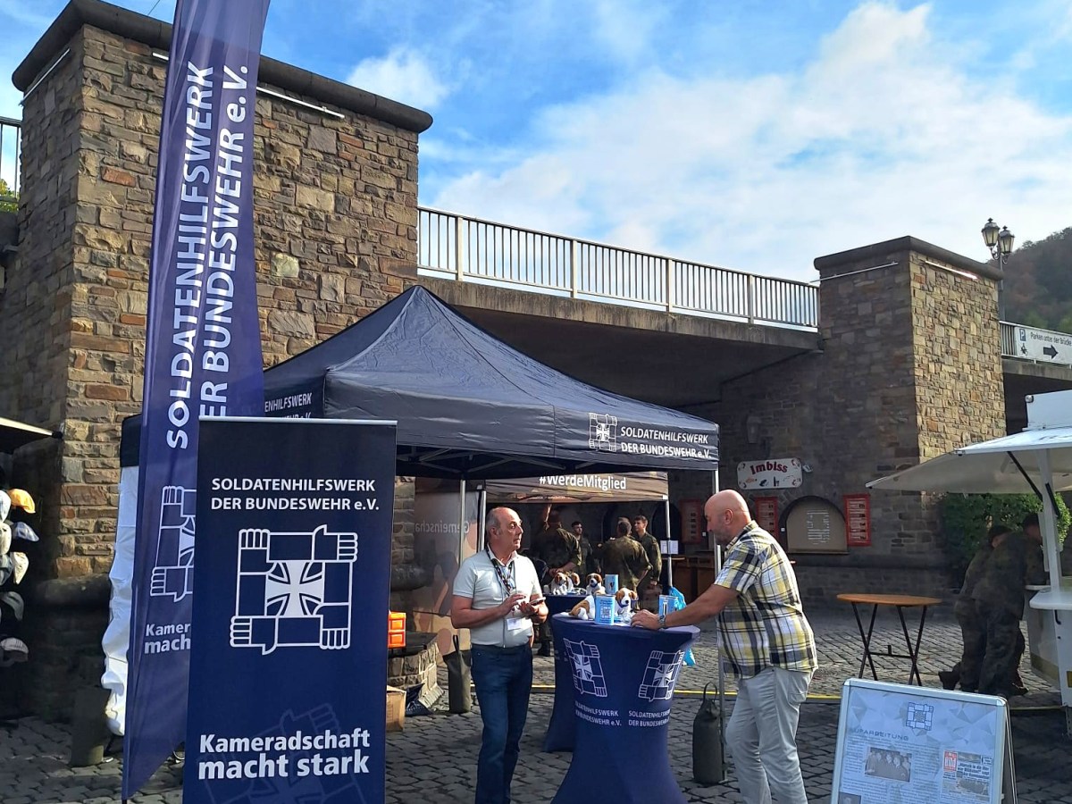 70 Jahre Luftwaffe. 65 Jahre Garnisonsstadt Cochem. 70 Jahre Fliegerhorst&nbsp;Büchel.